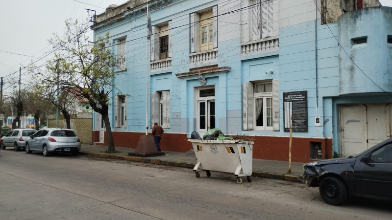 Quitaron el vallado del frente de la Comisara Primera